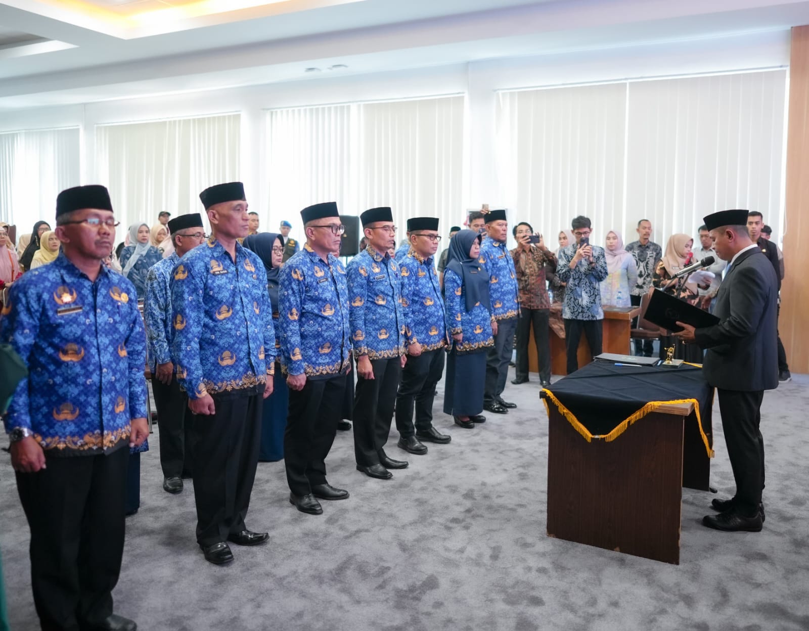 Bupati Jon Firman Pandu Lantik 14 Pejabat Eselon II 